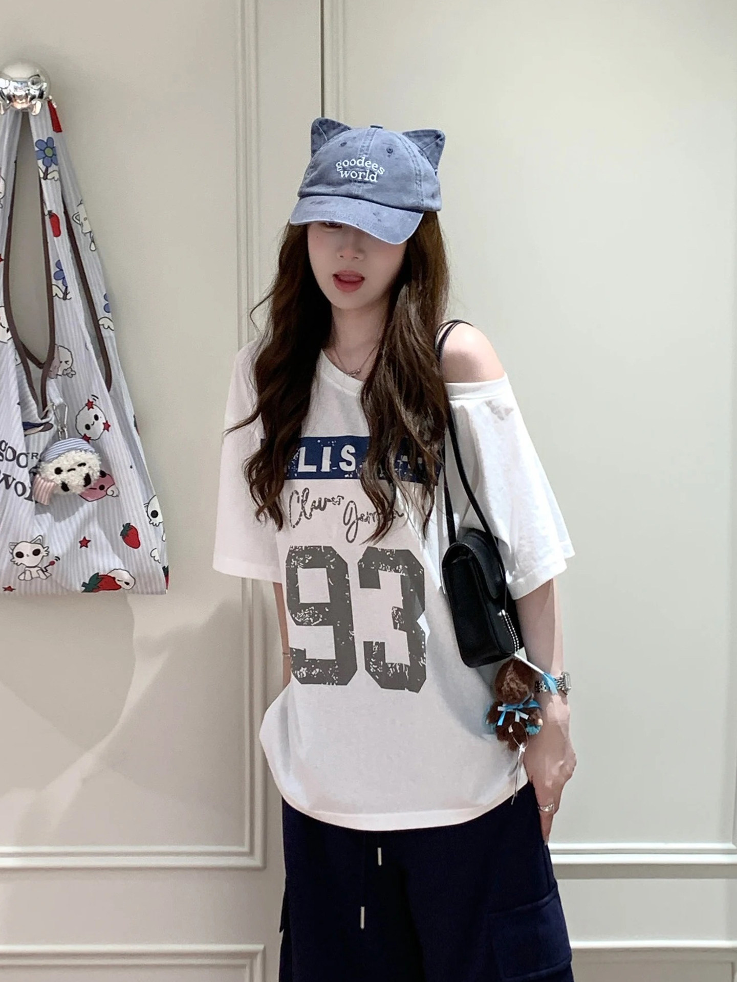 한국 chic 아메리칸 레트로 여름 새로운 비스듬한 오프숄더 반팔 티셔츠 여성 몸매 가꾸기 슬림해 보이는 핫걸 맨위 트렌디