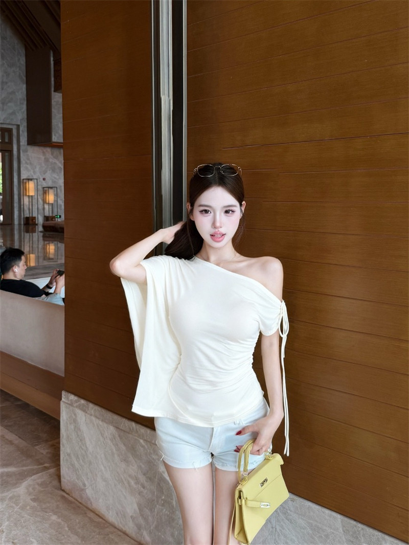 한국 chic 주름 허리 수축 비스듬한 어깨 반팔 티셔츠 여성 여름 프랑스식 chic 슬림해 보이는 오프숄더 작은 대중 맨위 트렌디