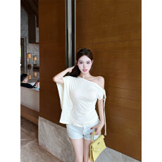 批发<b class='q'>韩国</b>chic褶皱收腰斜肩短袖T恤女夏季法式chic显瘦露肩小众<b class='q'>上衣</b>潮