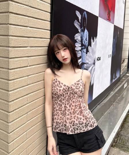 아메리칸 핫걸 순수한 욕망 섹시함 레오파드 무늬 V넥 캐미솔 여름 캐주얼 다용도 쇼트 스타일 오픈 가디건 투피스 세트