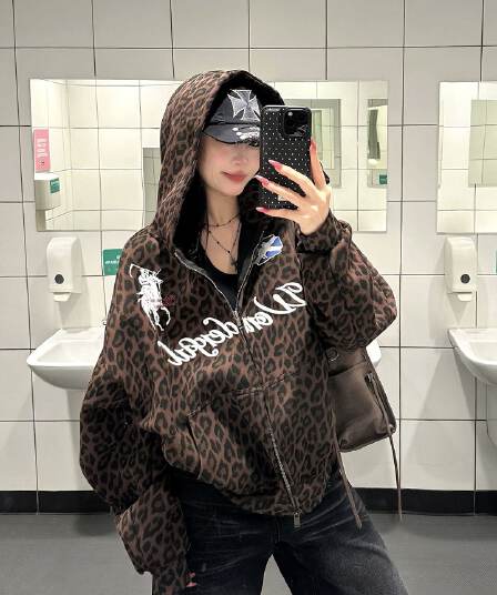 좋은 품질 아메리칸 조수 브랜드 레오파드 무늬 후드 티 스웨터 남녀 봄 가을 레트로 자수 캐주얼 루즈핏 맨위 재킷