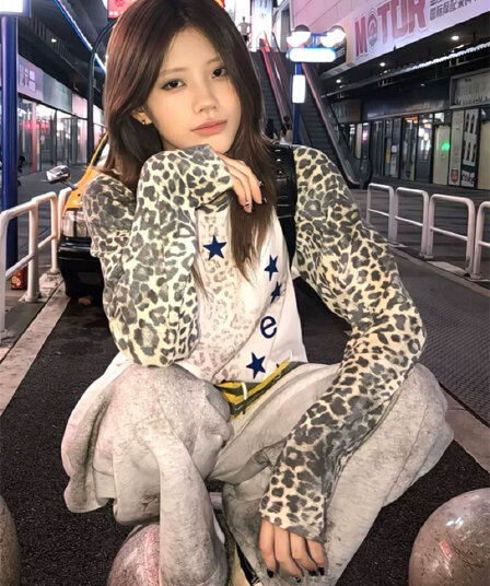 좋은 품질 2026 이른 가을 새로운 아메리칸 거리 후아 남편 그리드 삽입 어깨 소매 길이 소매 티셔츠 여성 루즈핏 핫걸 맨위