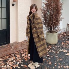 批发姜黄色格纹毛呢大衣女冬季2025新款牛角扣设计感学院风中长款外套