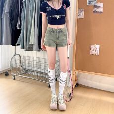 批发复古辣妹做旧<b class='q'>牛仔</b><b class='q'>短裤</b><b class='q'>女</b>夏季新款设计感百搭高腰显瘦包臀热裤子潮