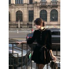 批发法式赫本风<b class='q'>黑色</b>丝绒长袖连衣裙女早秋高级感蝴蝶结收腰蓬蓬小黑裙