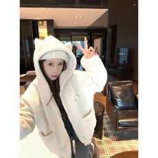 批发白色羊羔毛<b class='q'>短款</b>连帽刺绣外套女秋冬季显瘦韩系氛围感上衣