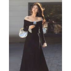 批发法式赫本风黑色一字肩<b class='q'>连衣裙</b>子女早秋季2026新款高级掐腰小黑长裙