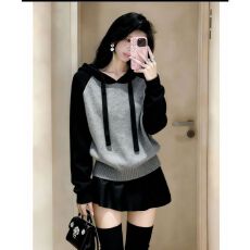 批发韩版百搭休闲风毛衣上衣2026春季新款小众撞色连帽套头针织衫爆款