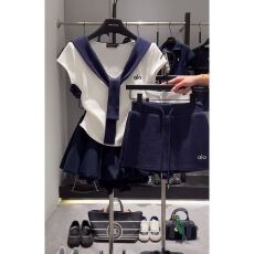 批发撞色V领<b class='q'>海军风</b>假两件披肩T恤高腰短裙裤套装女