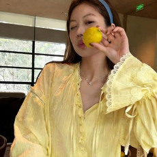 批发官图 吉普赛少女蕾丝拼接木耳边提花衬衫系带喇叭袖防晒上衣