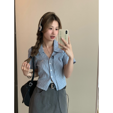 批发（官图/实价）蓝色条纹肌理Polo领收腰短袖衬衫短款显瘦上衣女