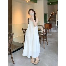 批发茶歇法式温柔风吊带<b class='q'>连衣裙</b>仙<b class='q'>女</b>超仙森系夏季宽松海边度假沙滩裙子