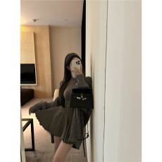 批发纯欲辣妹高领百搭长袖连衣裙女秋冬新款收腰蓬蓬裙显瘦打底裙短裙