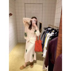 批发2026新款设计感立体刺绣时尚宽松休闲针织开衫+半身裙孕妇套装