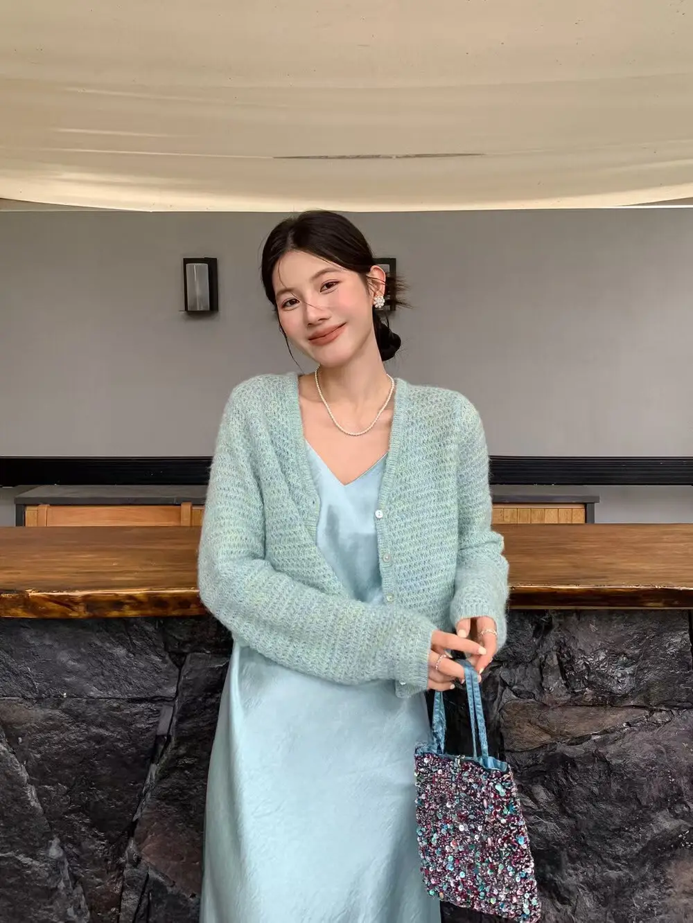 루즈핏 블루 니트 가디건 상세 이미지 4