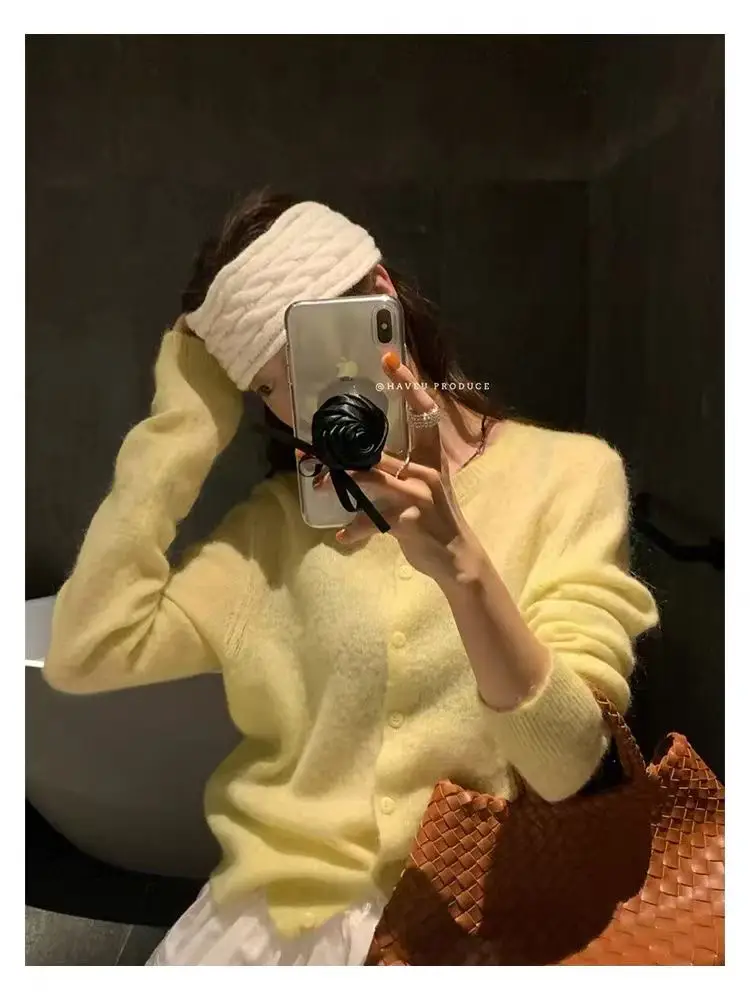 모헤어 라운드넥 크롭 가디건