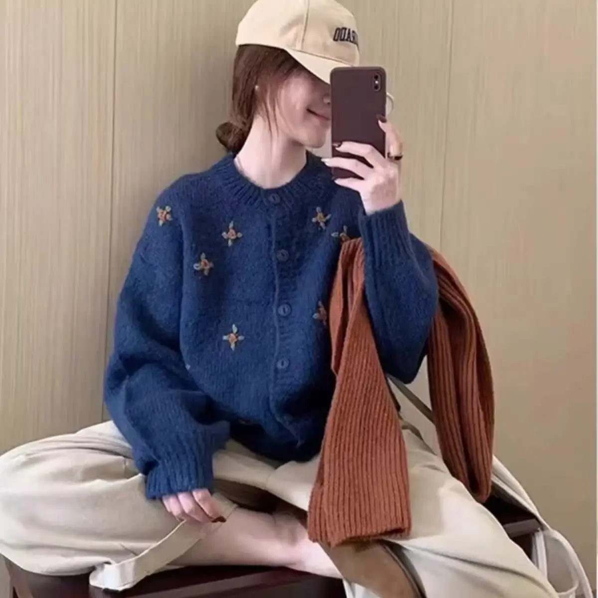 프렌치 네이비 자수 루즈핏 가디건 상세 이미지 1