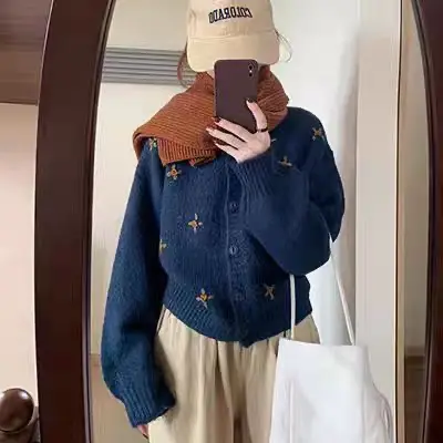 프렌치 네이비 자수 루즈핏 가디건 상세 이미지 4