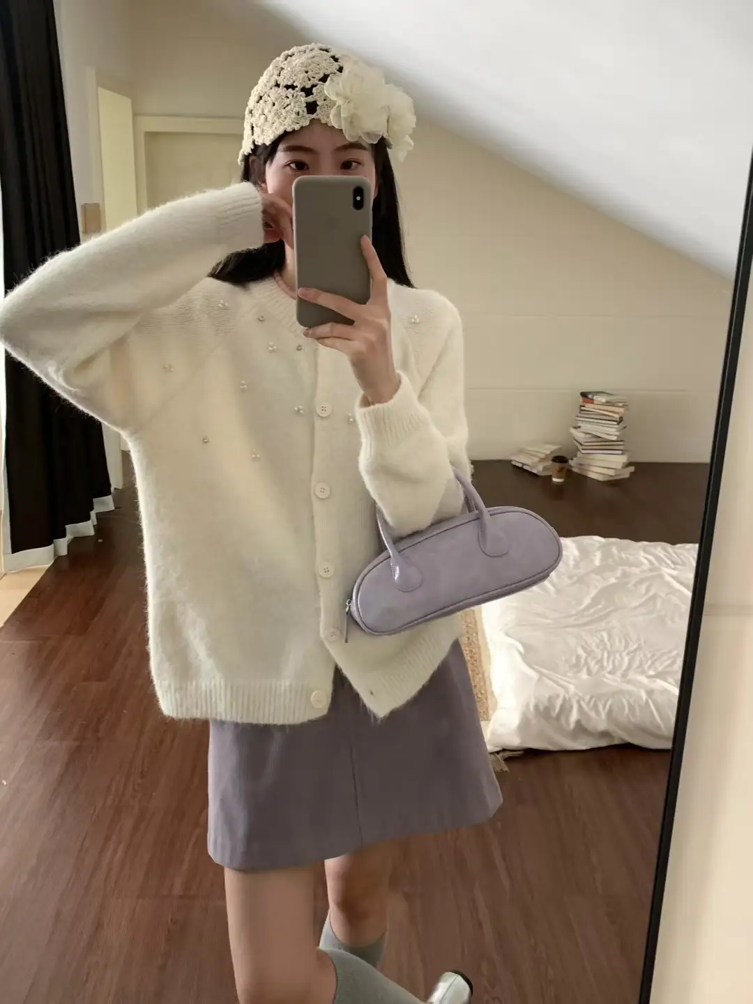 비즈 디테일 라운드넥 버튼 가디건