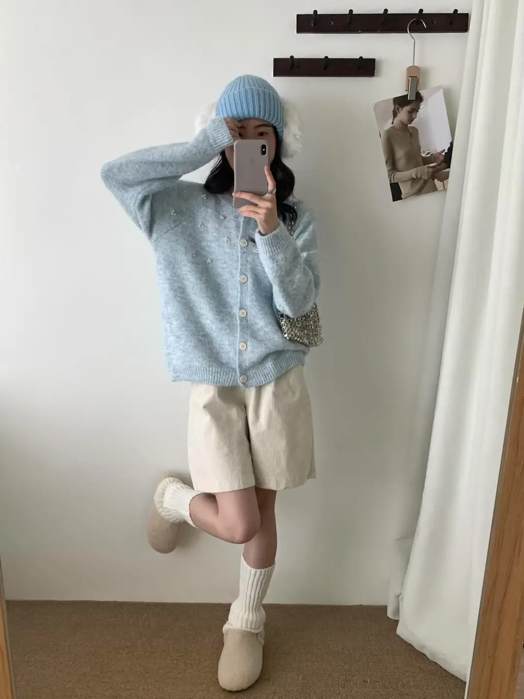 비즈 디테일 라운드넥 버튼 가디건 상세 이미지 6