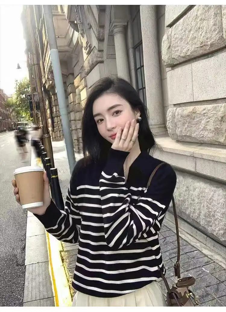 폴드 칼라 스트라이프 니트 상세 이미지 3