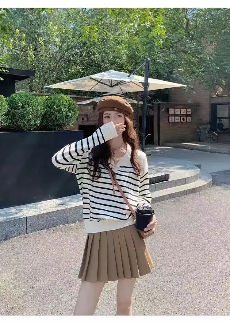 폴드 칼라 스트라이프 니트