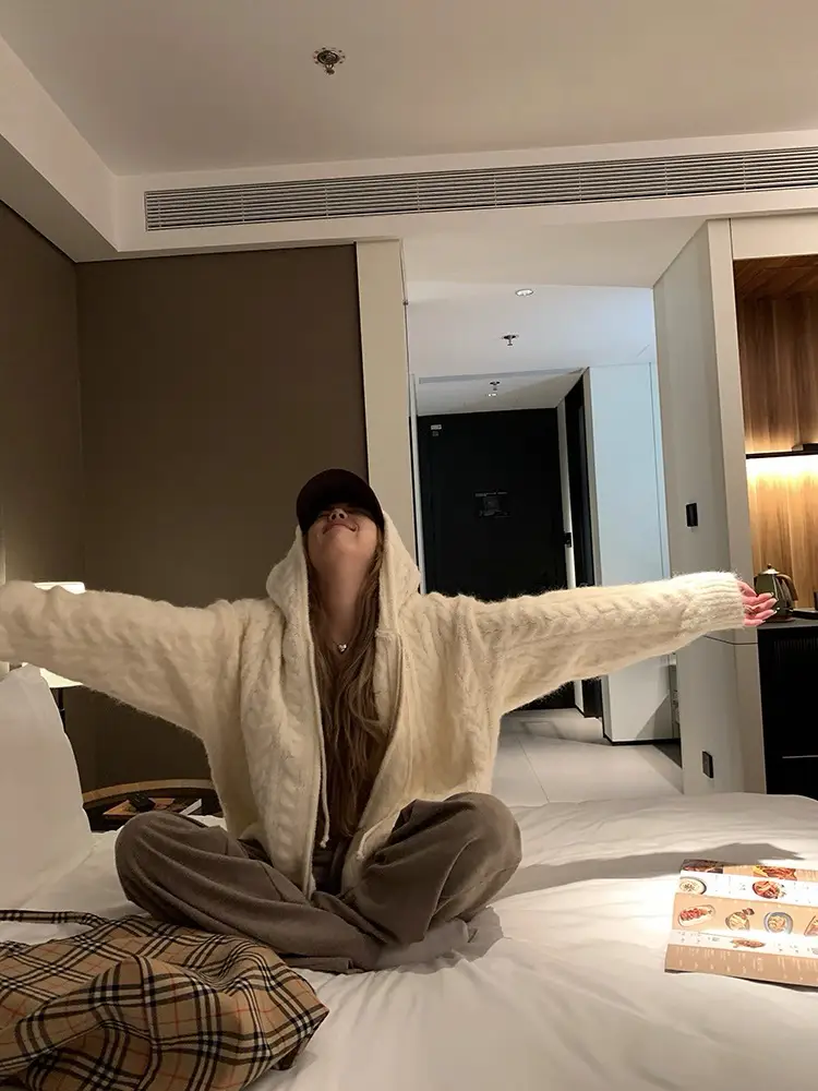 꽈배기 후드 니트 가디건 상세 이미지 4