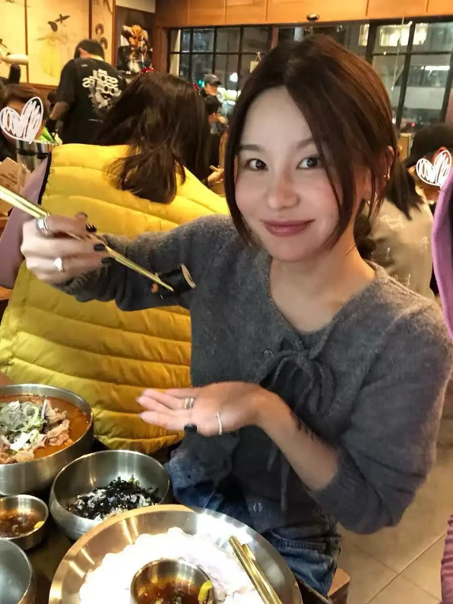 라운드넥 언밸런스 끈 장식 가디건 상세 이미지 2