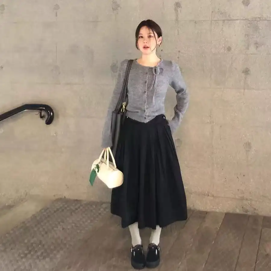 라운드넥 언밸런스 끈 장식 가디건 상세 이미지 4
