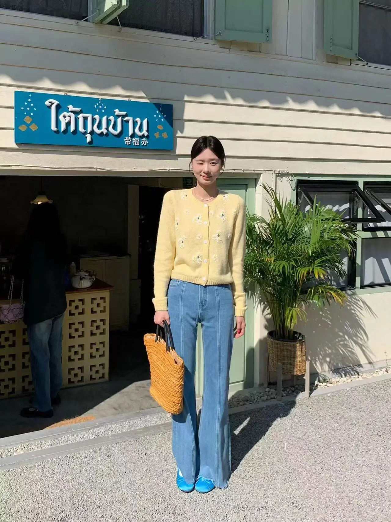 데이지 자수 니트 상세 이미지 3