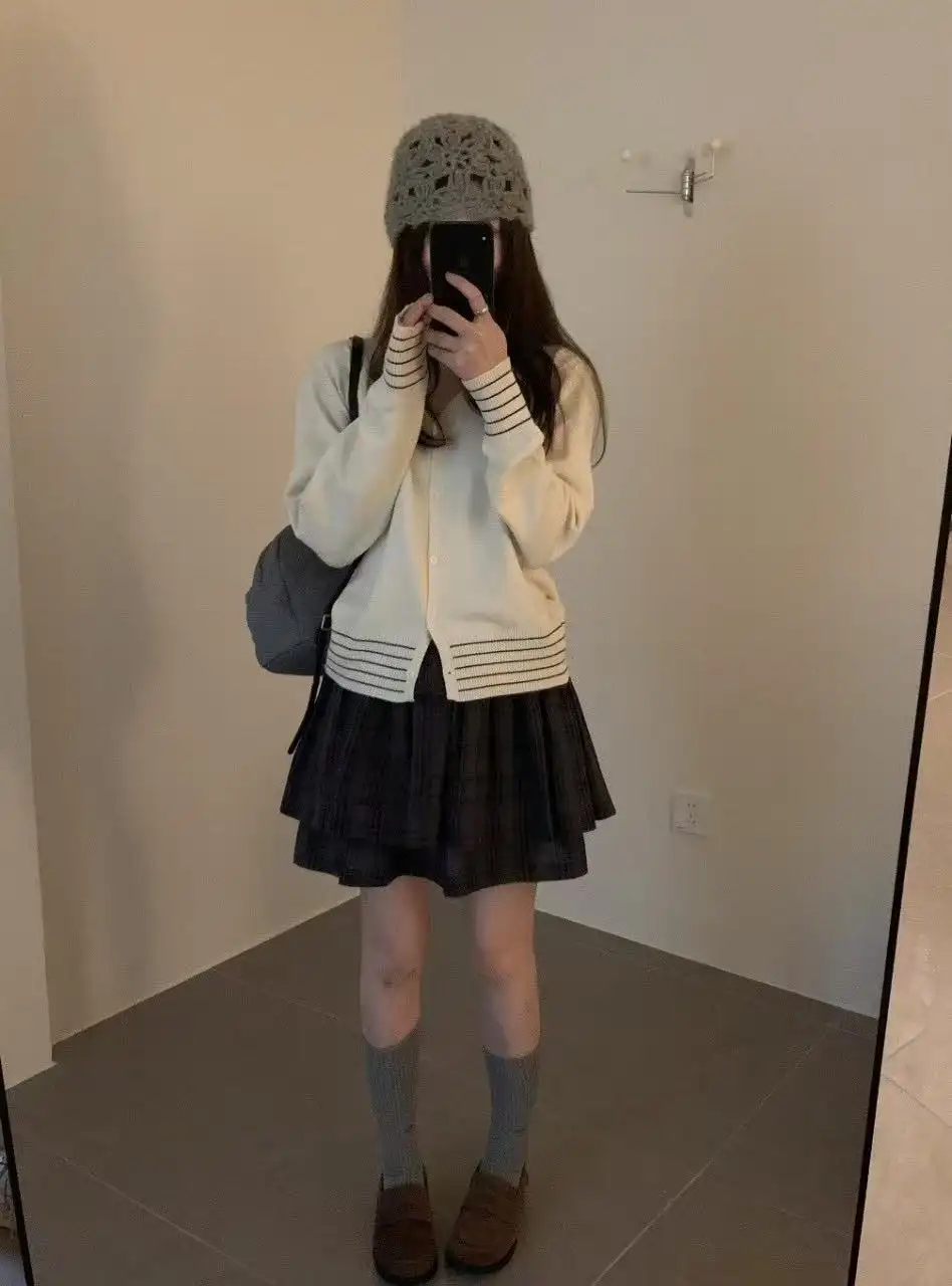V넥 니트 가디건 상세 이미지 8