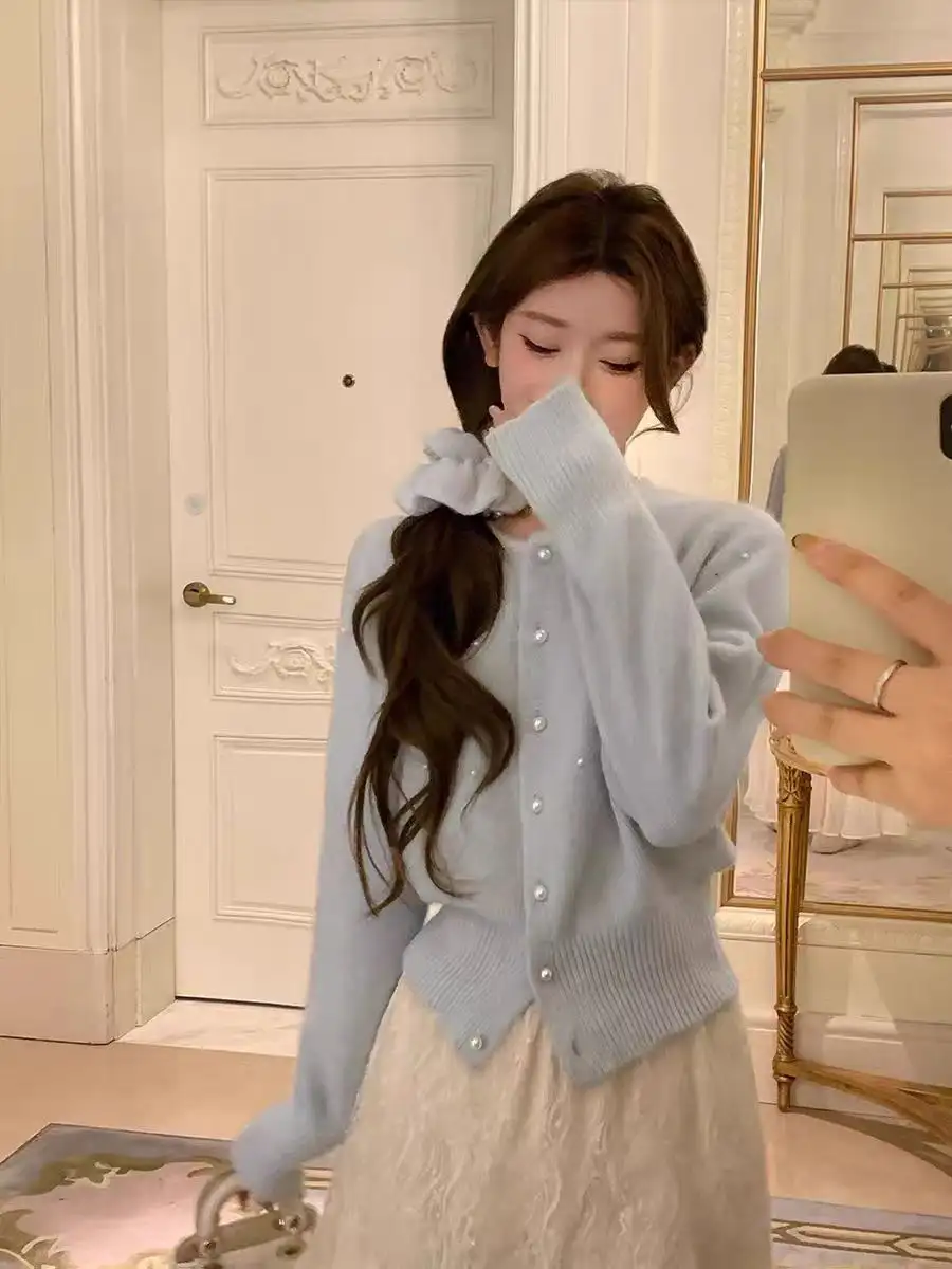 토끼털 비딩 라운드넥 니트 가디건 상세 이미지 1