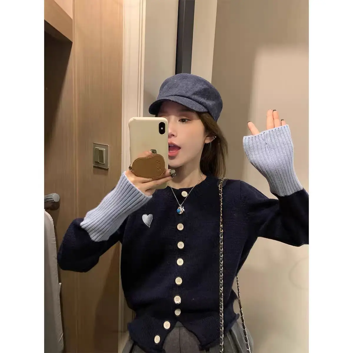 러블리 배색 라운드넥 크롭 가디건 상세 이미지 2