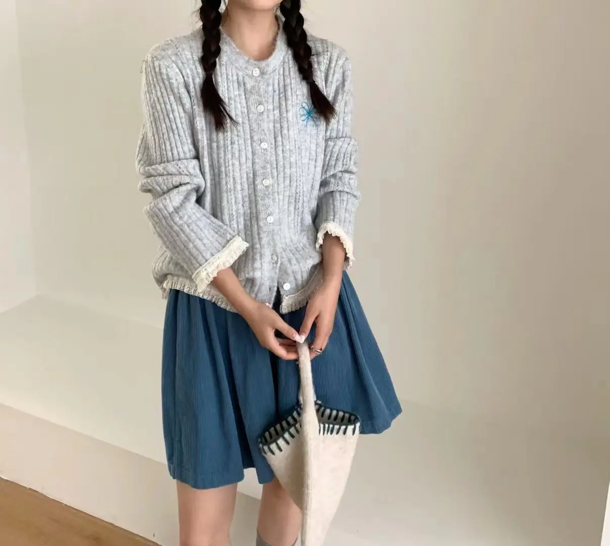 수용 레이스 프릴 자수 니트 가디건 상세 이미지 2