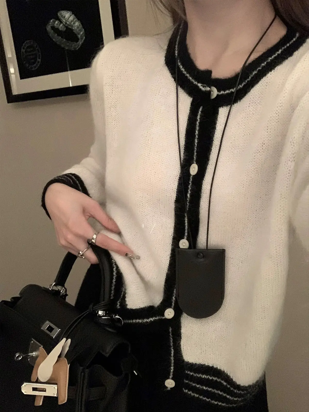 배색 루즈핏 라운드넥 긴소매 가디건 상세 이미지 1