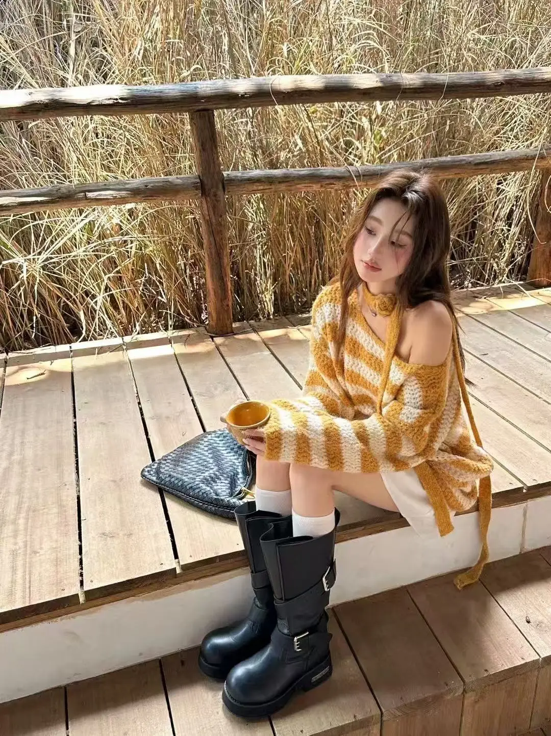 오프숄더 스트라이프 니트 상세 이미지 7