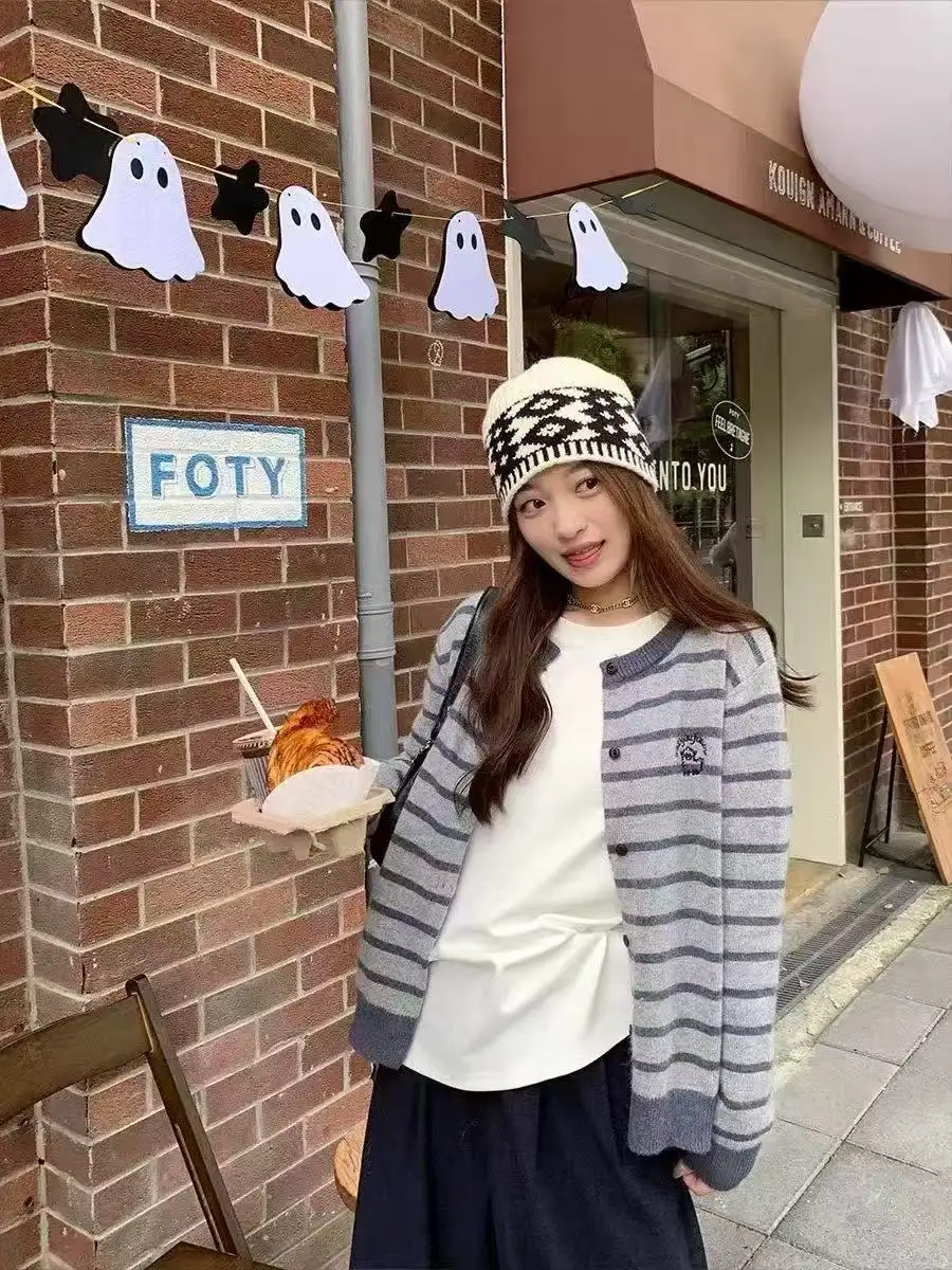 레트로 스트라이프 배색 니트 가디건 상세 이미지 2