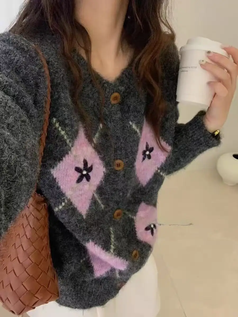레트로 다이아몬드 자수 라운드넥 가디건 상세 이미지 2