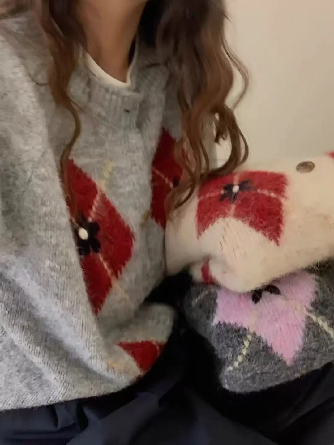 레트로 다이아몬드 자수 라운드넥 가디건 상세 이미지 4
