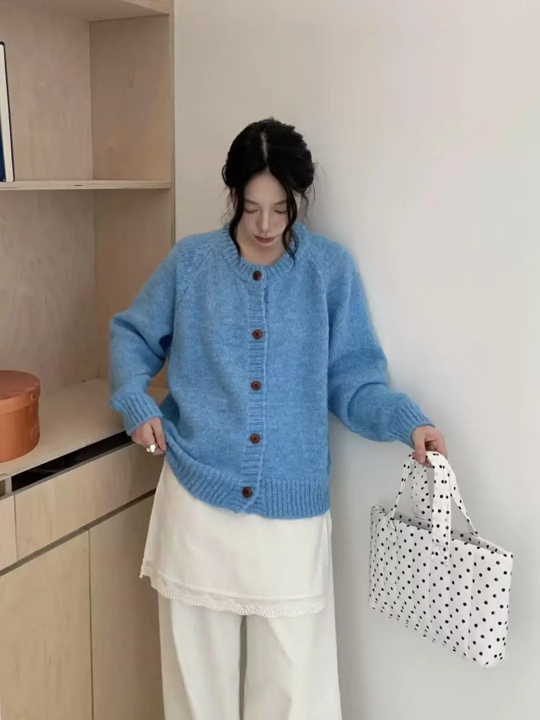 루즈핏 크롭 니트 가디건 상세 이미지 4