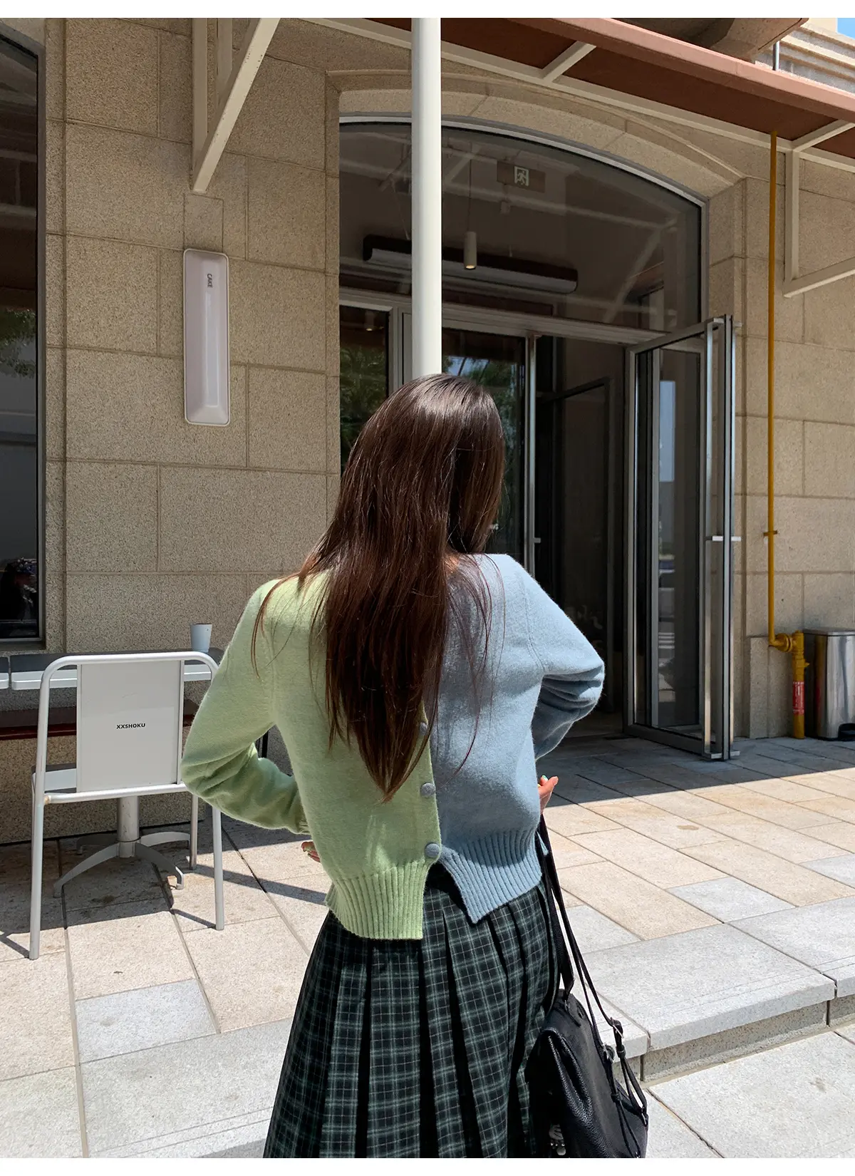 배색 도트 포켓 니트 가디건 상세 이미지 5