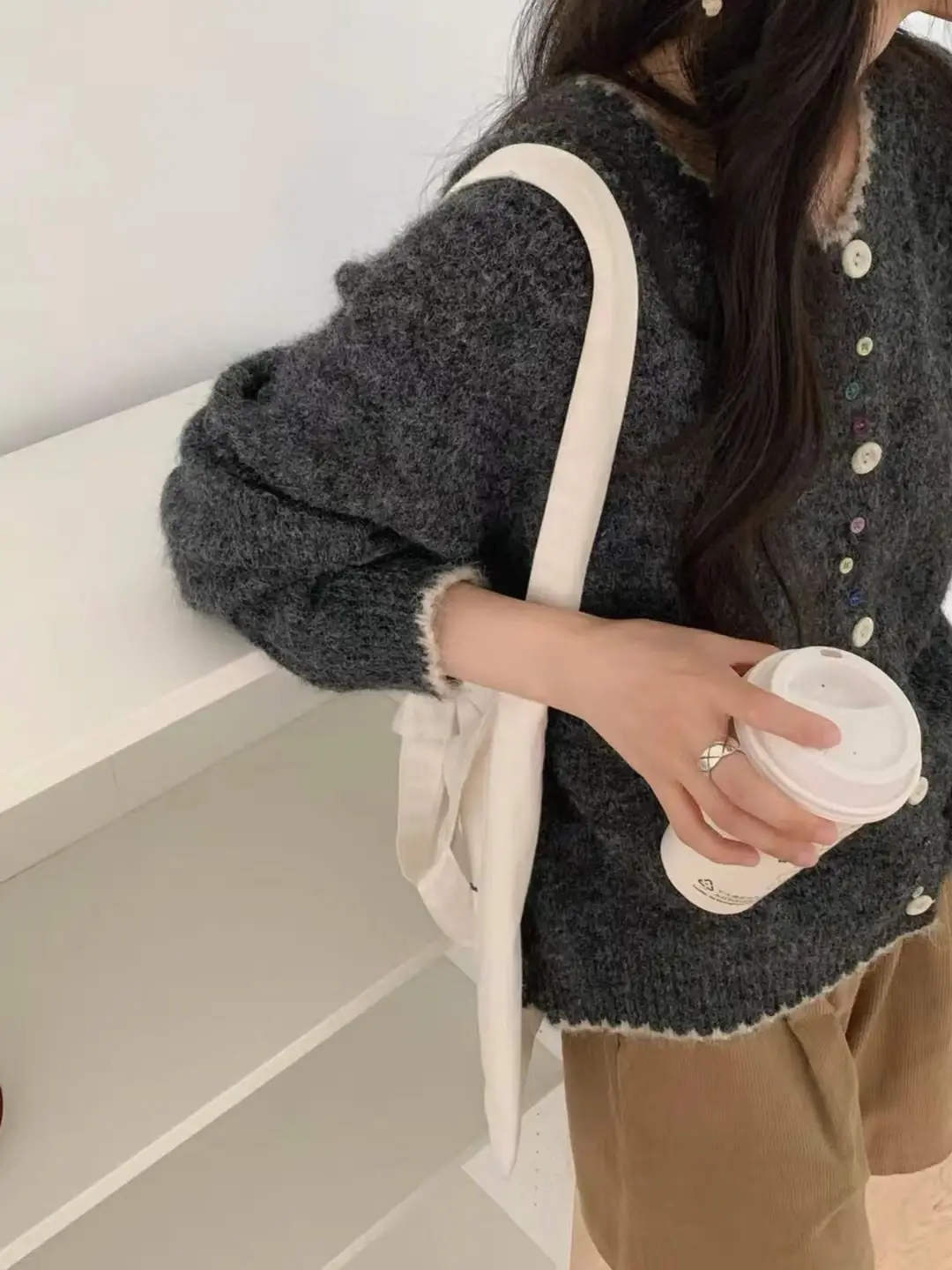 한국인기 컬러 버튼 배색 니트 가디건 상세 이미지 5