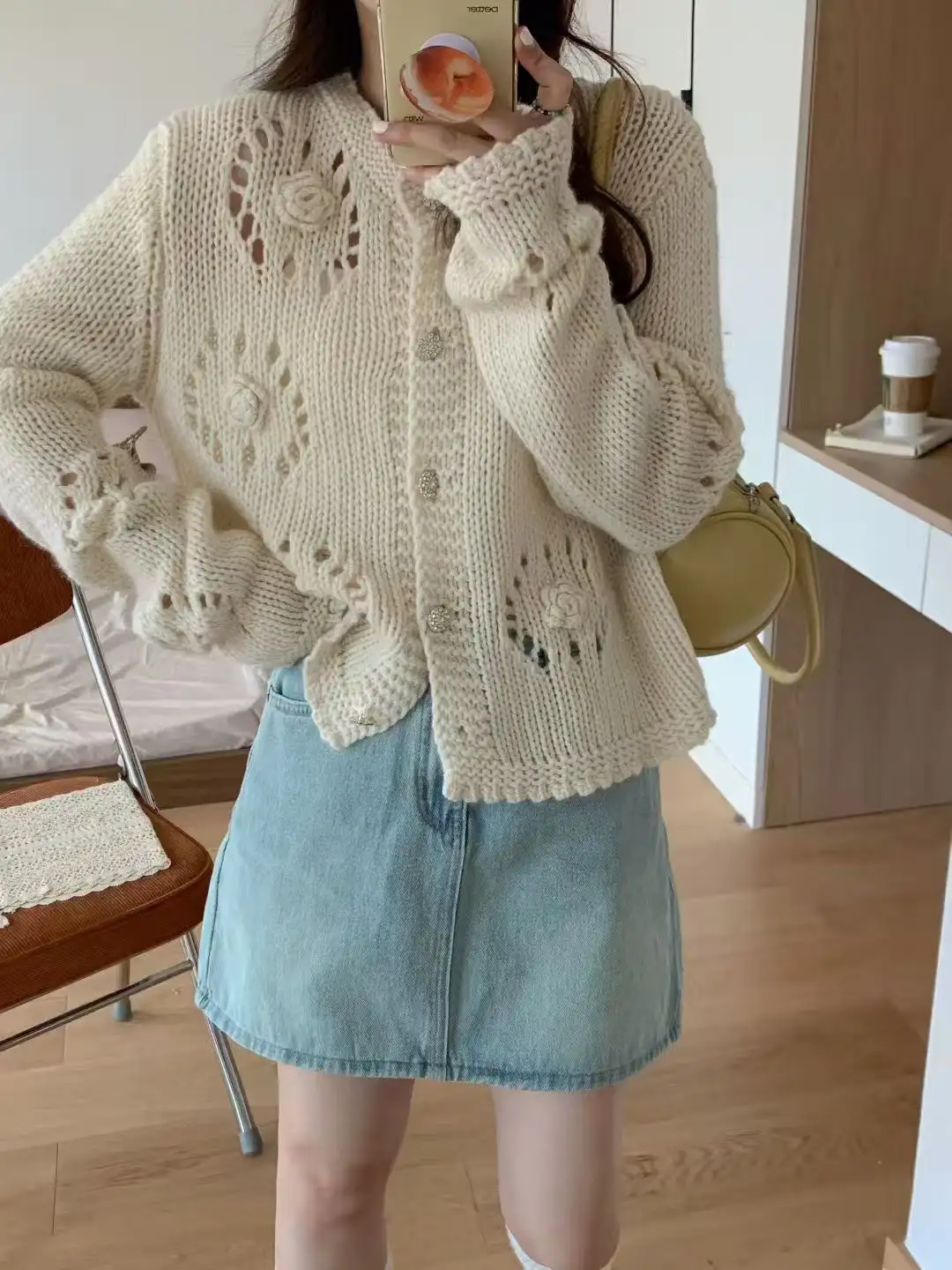 프렌치 감성 입체 플라워 니트 가디건 상세 이미지 3