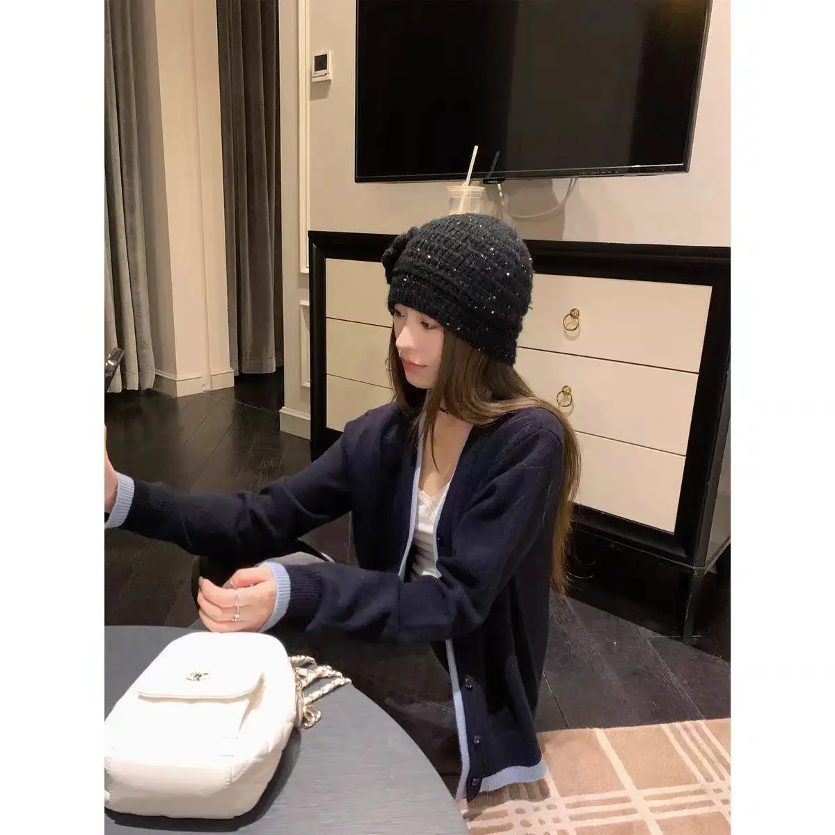 프레피 배색 자수 니트 가디건 상세 이미지 4