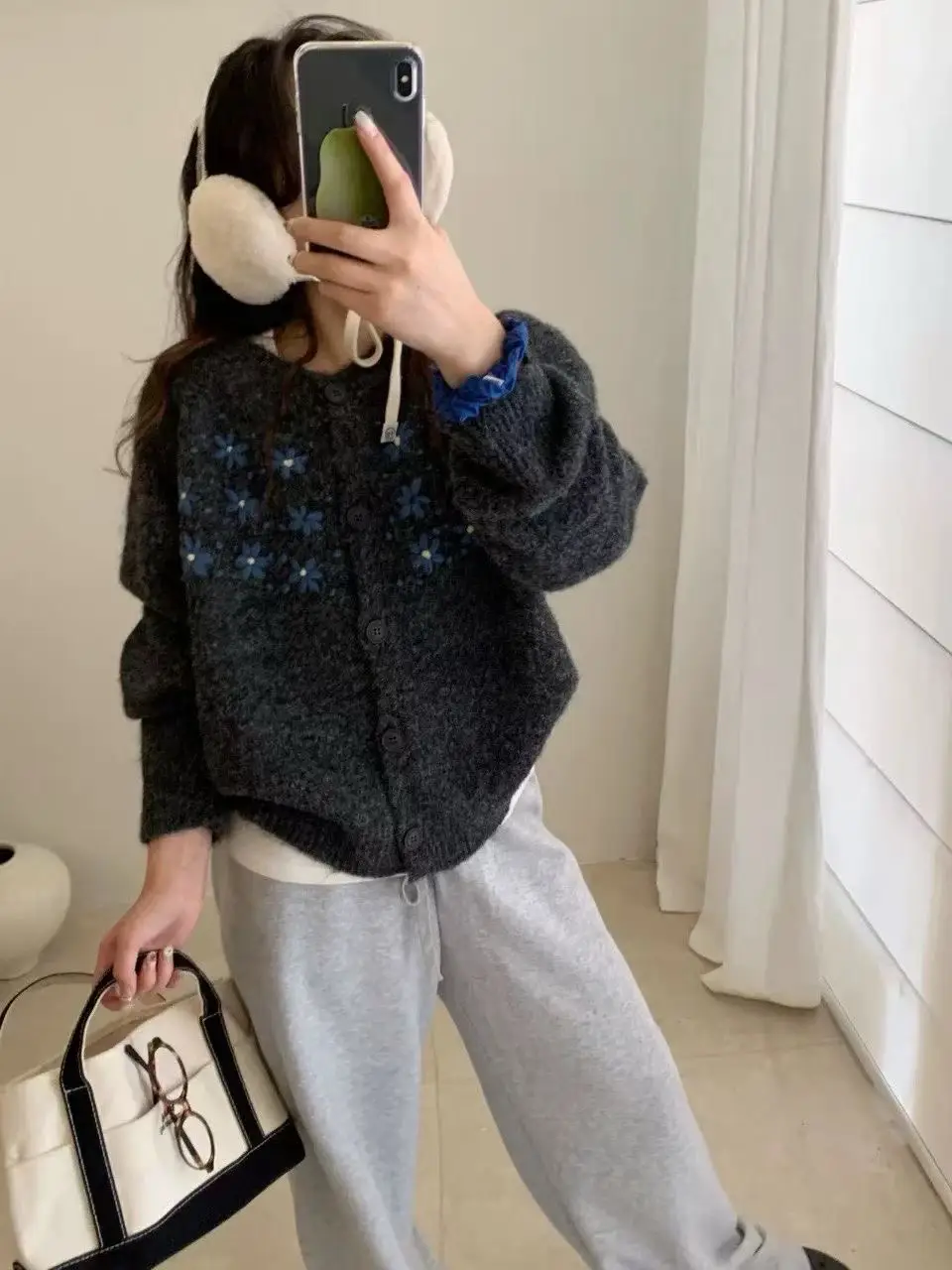러블리 플라워 자수 니트 가디건 상세 이미지 4