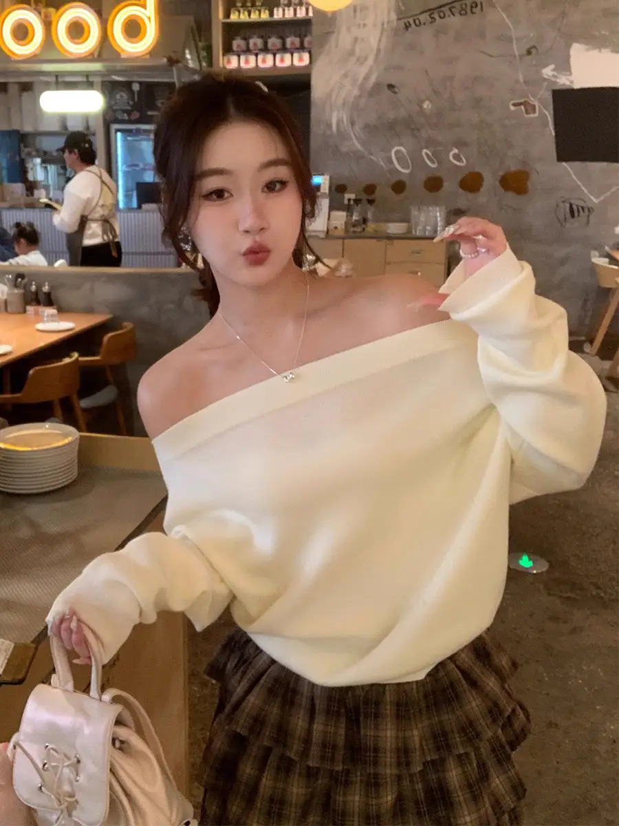 오프숄더 긴소매 스트라이프 니트 상세 이미지 3