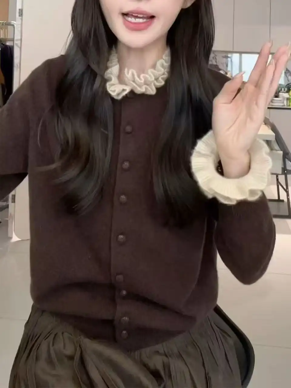 한국인기 스탠드 칼라 프릴 배색 니트 가디건 상세 이미지 3
