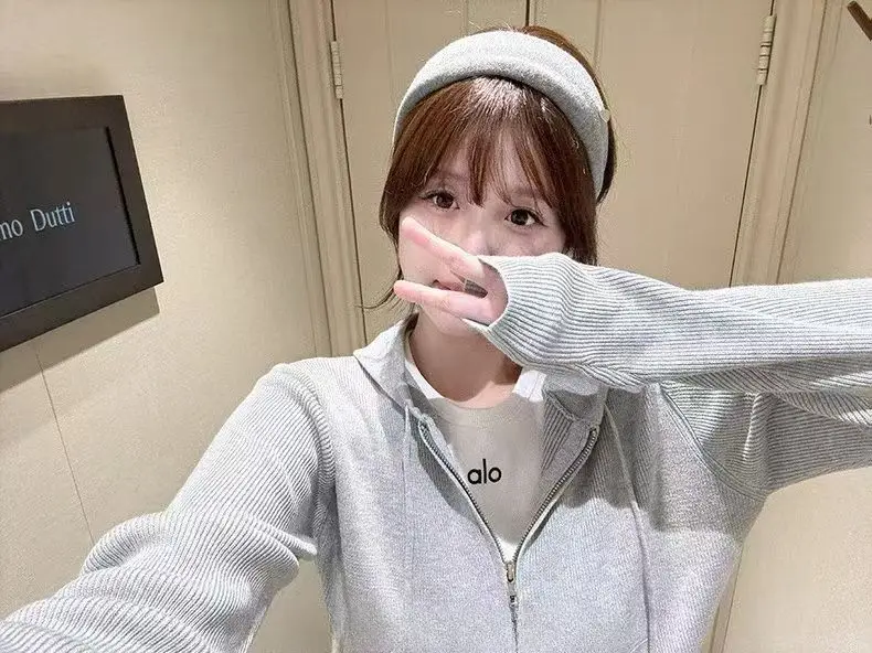 울 혼용 허리 셔링 크롭 후드 가디건 상세 이미지 3