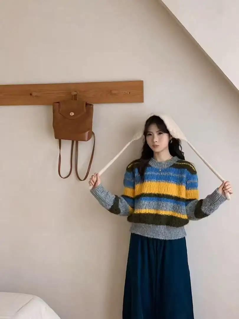 배색 스트라이프 라운드넥 긴소매 니트 상세 이미지 2