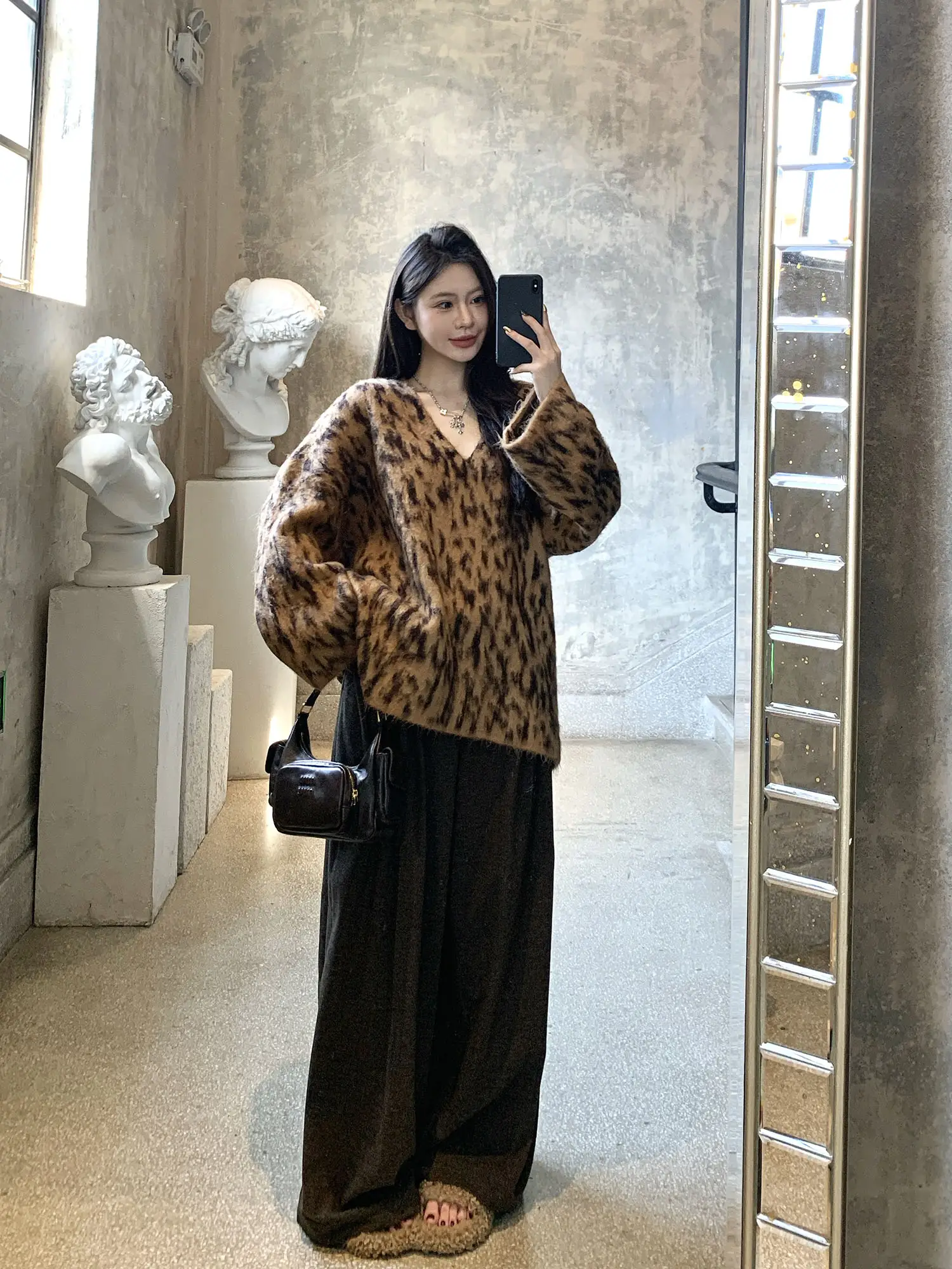 레오파드 패턴 V넥 니트 상세 이미지 6